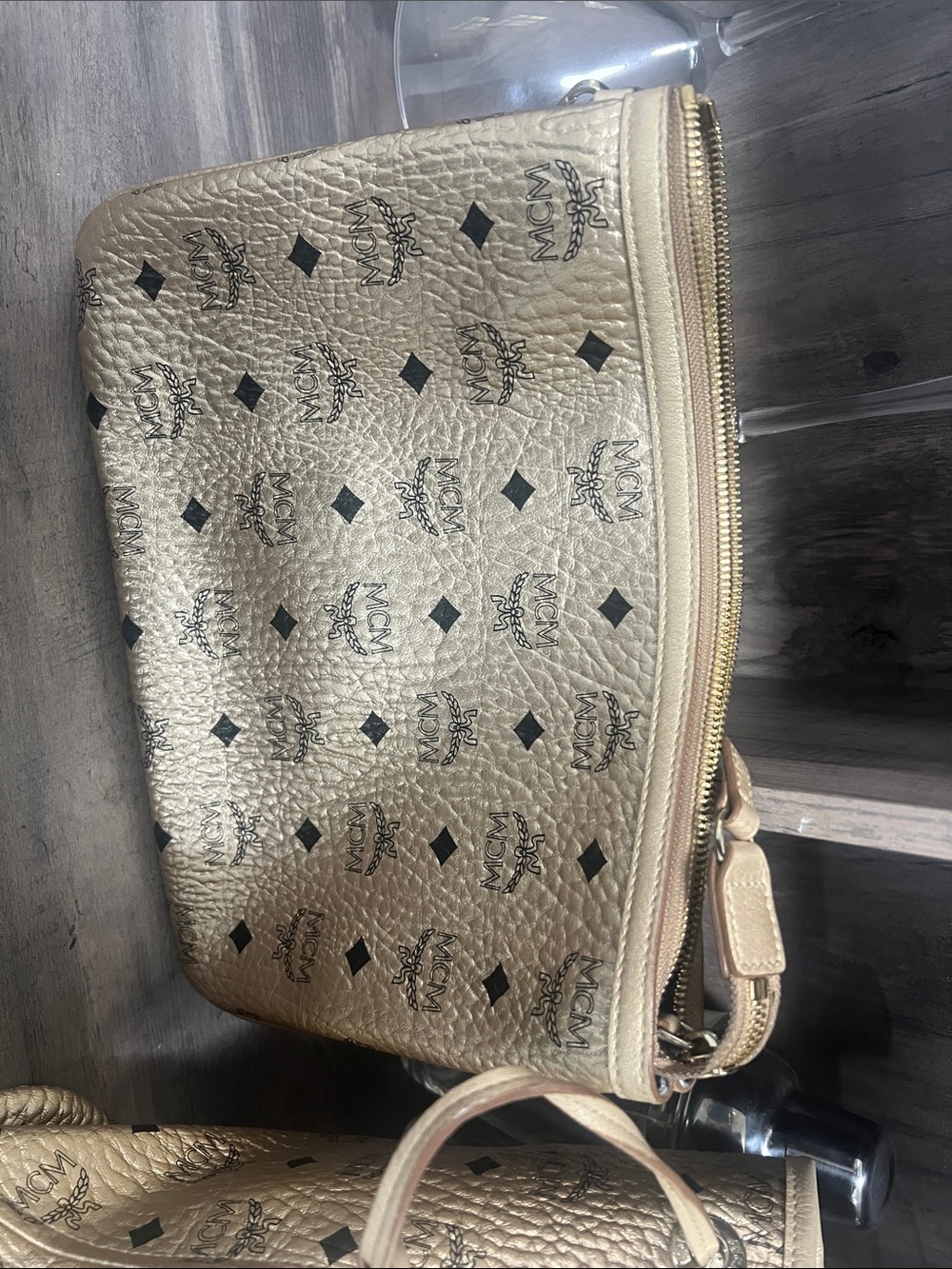 MCM Metallic Gold Logo-Print Tote Bag - Picture 5 of 13